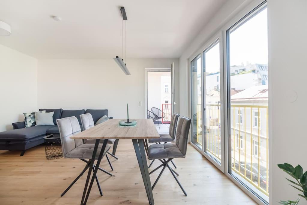 Gruene Und Zentrale Ruhelage Im Neubau Mit Balkon Apartamento