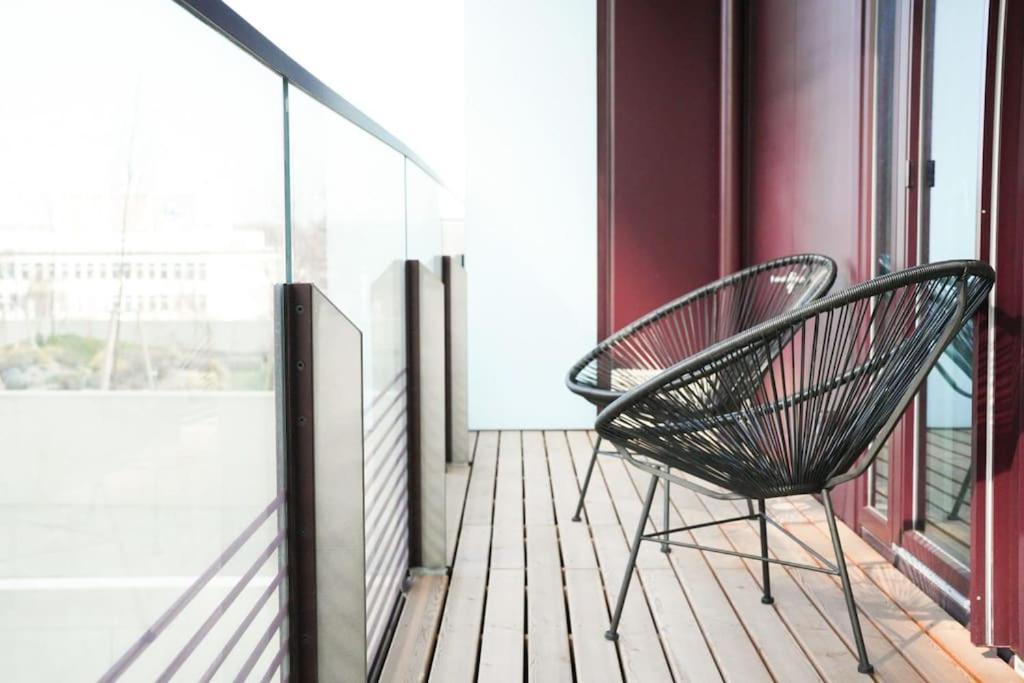 Exclusive With Pool And Terrace Apartment