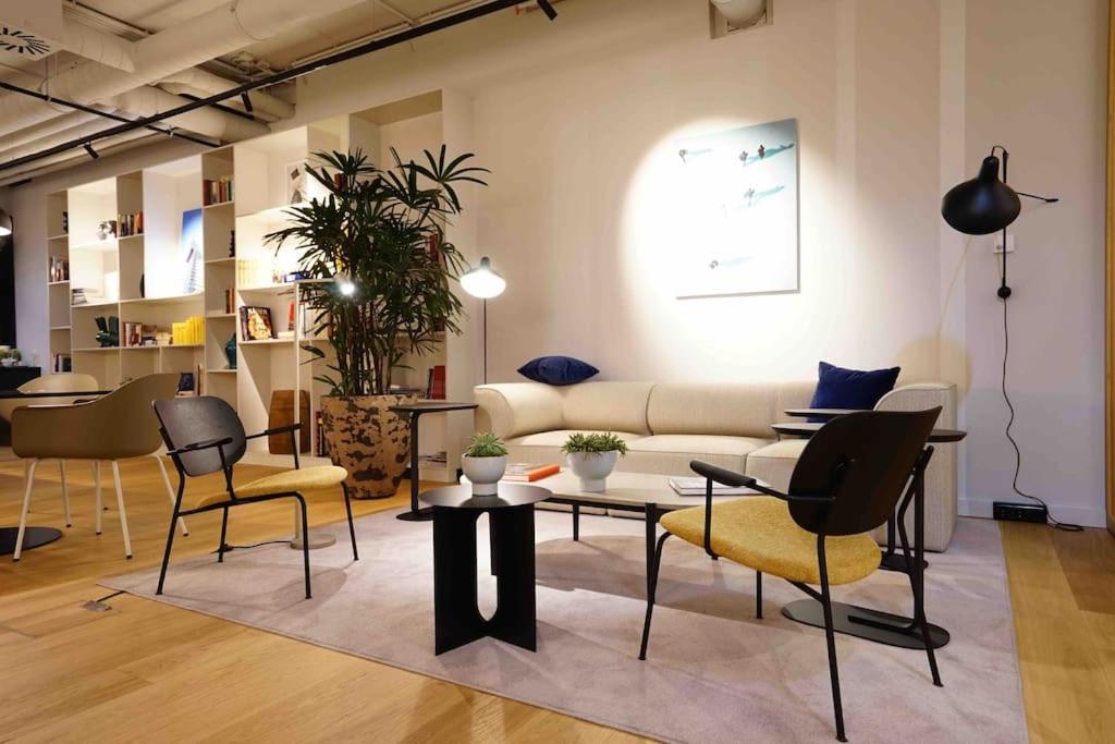 Exclusive With Pool And Terrace Apartment *
