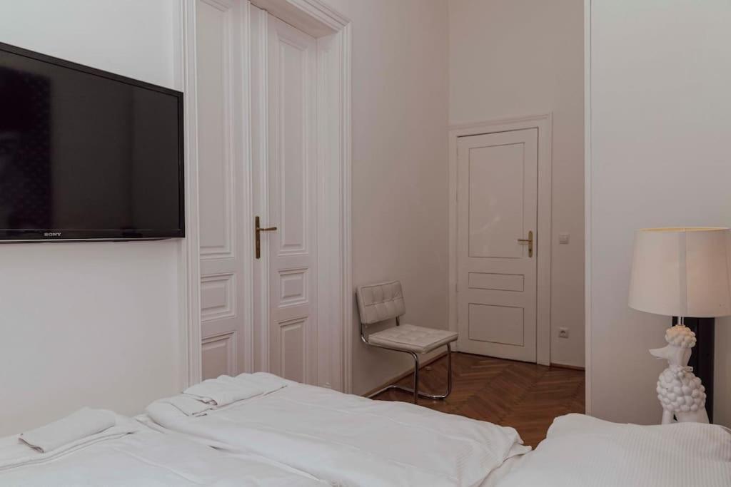Apartment Modern Stylish Comfortable 2 Bedroom Vienna