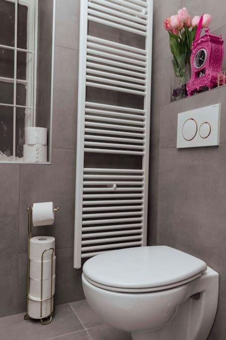 Modern Stylish Comfortable 2 Bedroom Vienna