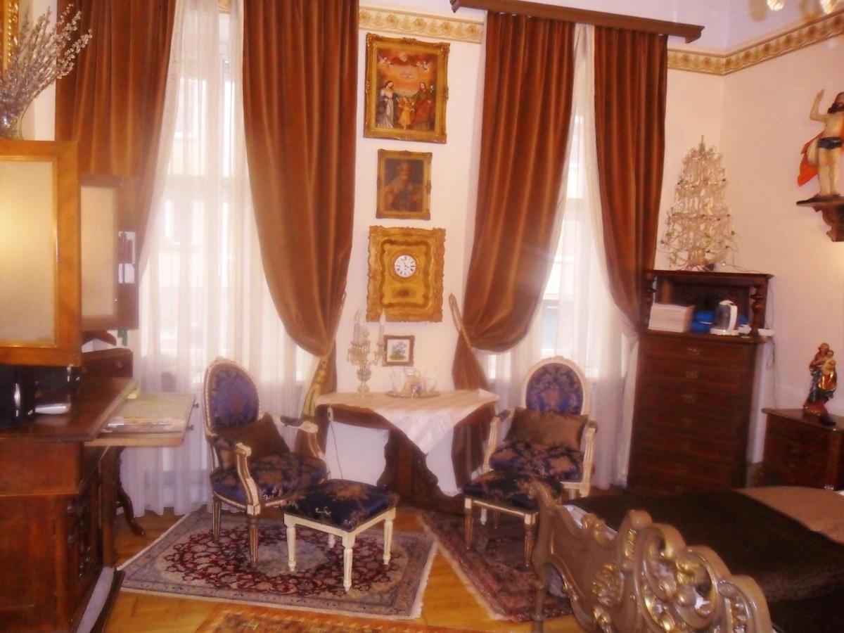 Luxury Near Castle Guest house