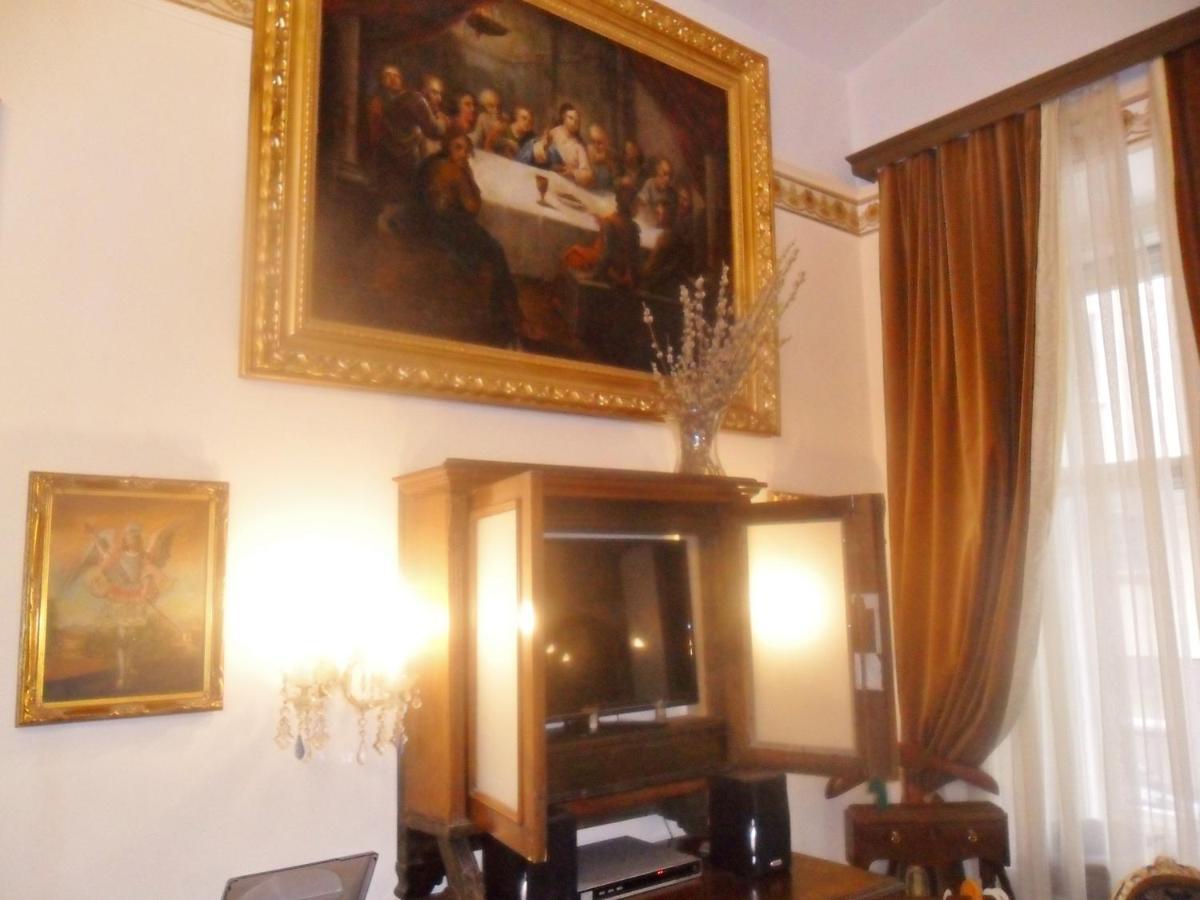 Luxury Near Castle Guest house *