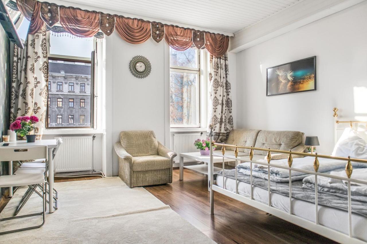 Adorable 2br Apt. Near Millenium Tower And Danube Apartment Wien