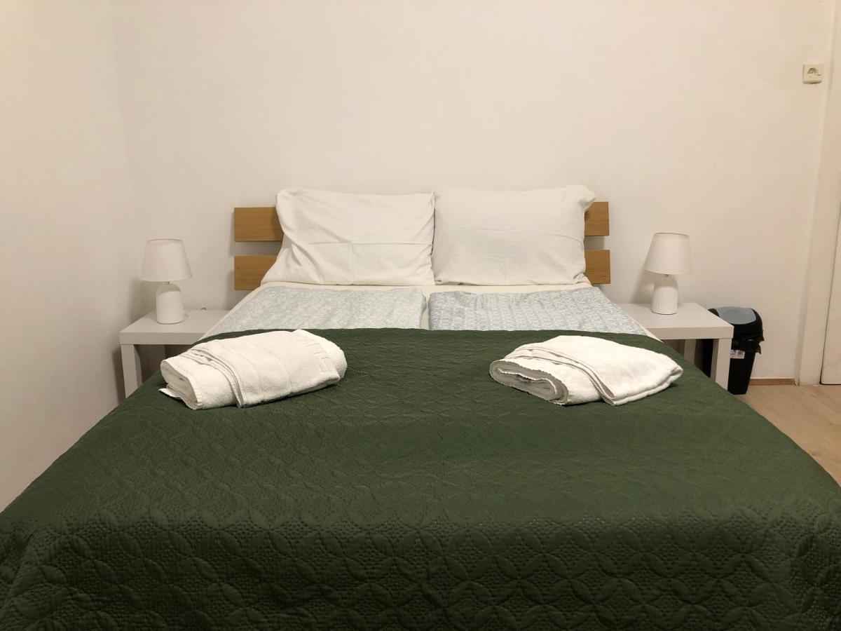 Convenient 3br Apt. Near Danube & Millenium Tower Apartment *