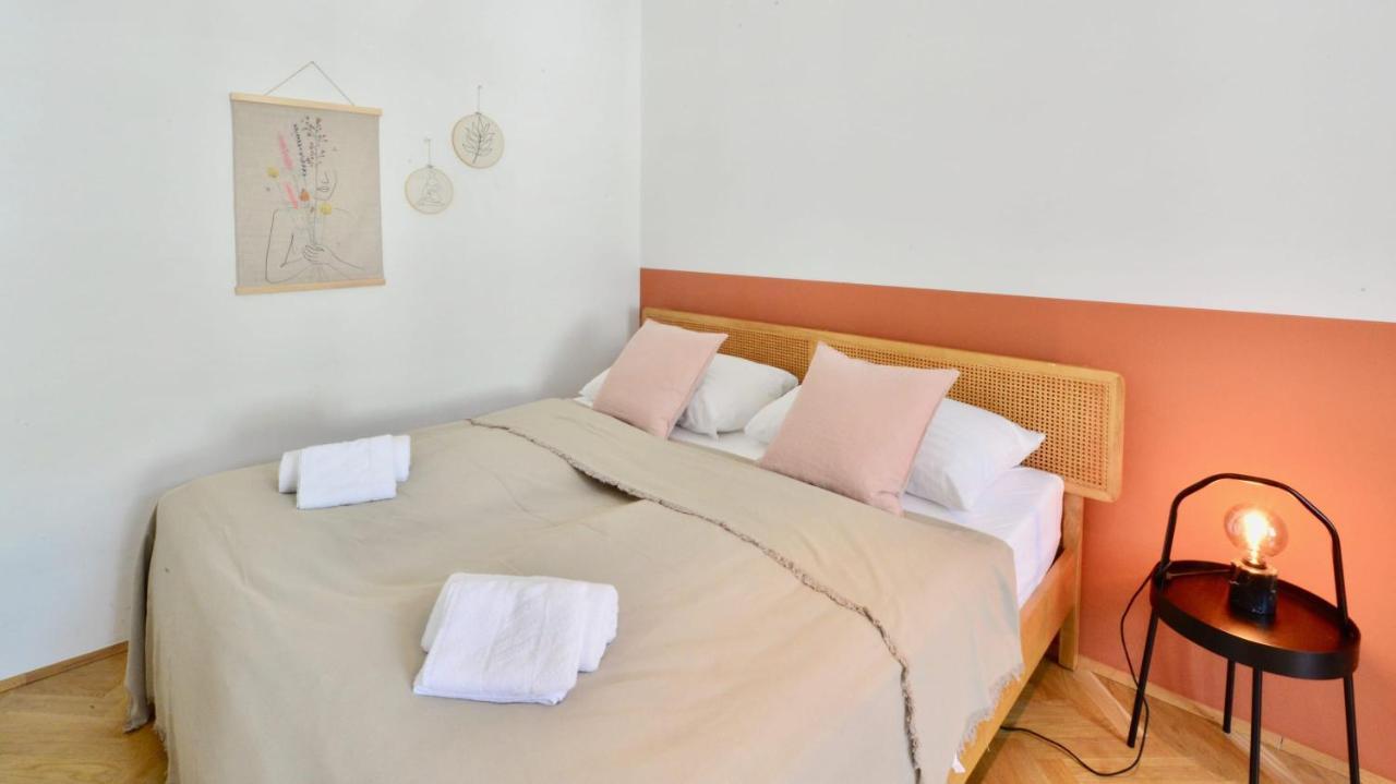 Beautiful Flat Next To Karlskirche Apartment