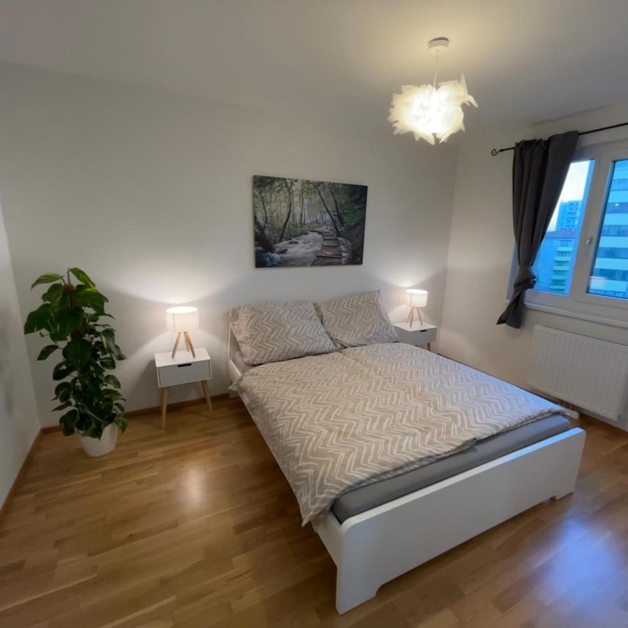 55 M2 Stylish With Balcony & Parking Apartment *