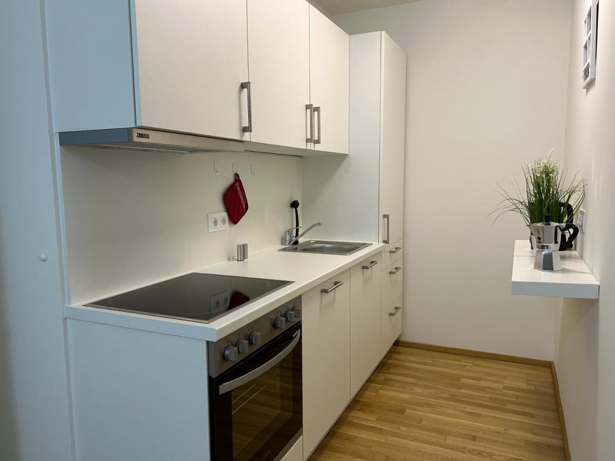 55 M2 Stylish With Balcony & Parking Wien