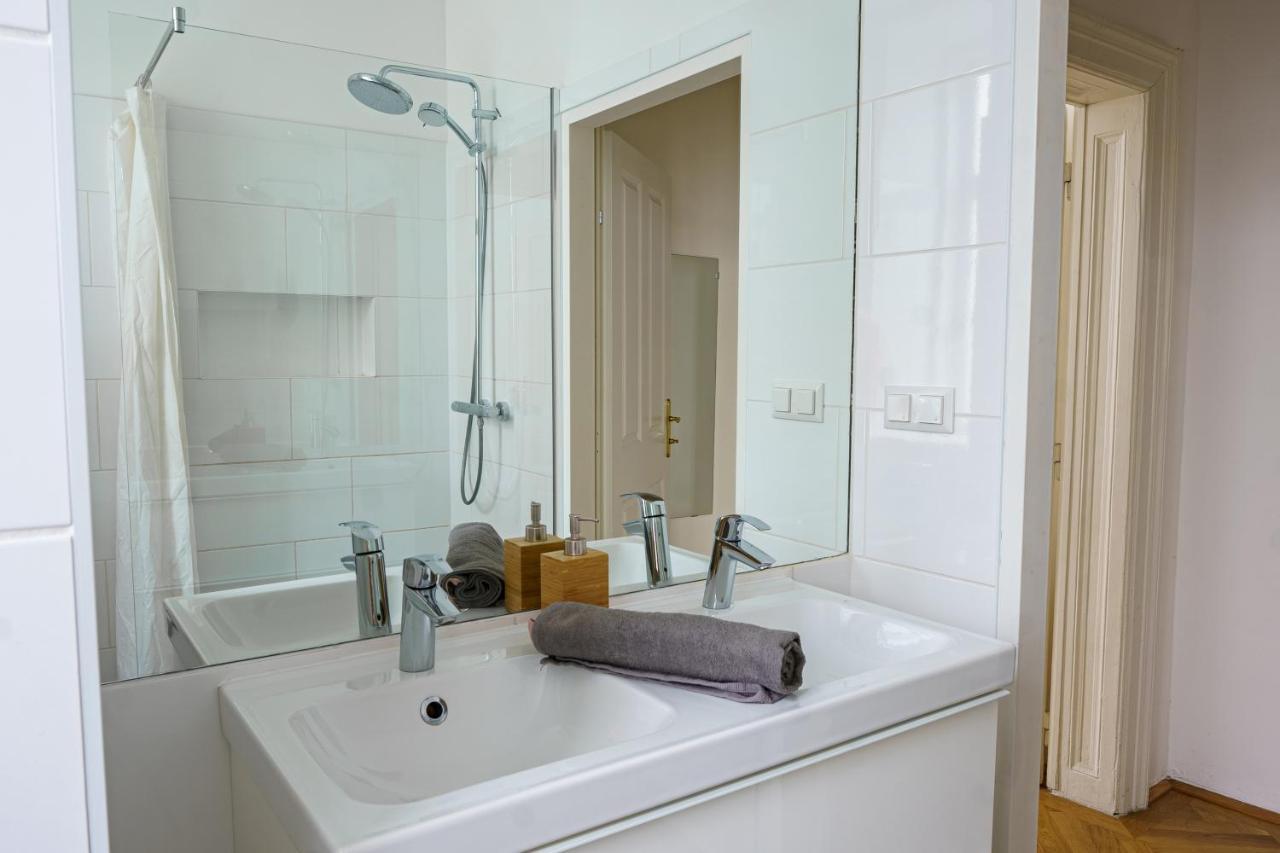 Central Living - Schoenbrunn Apartment
