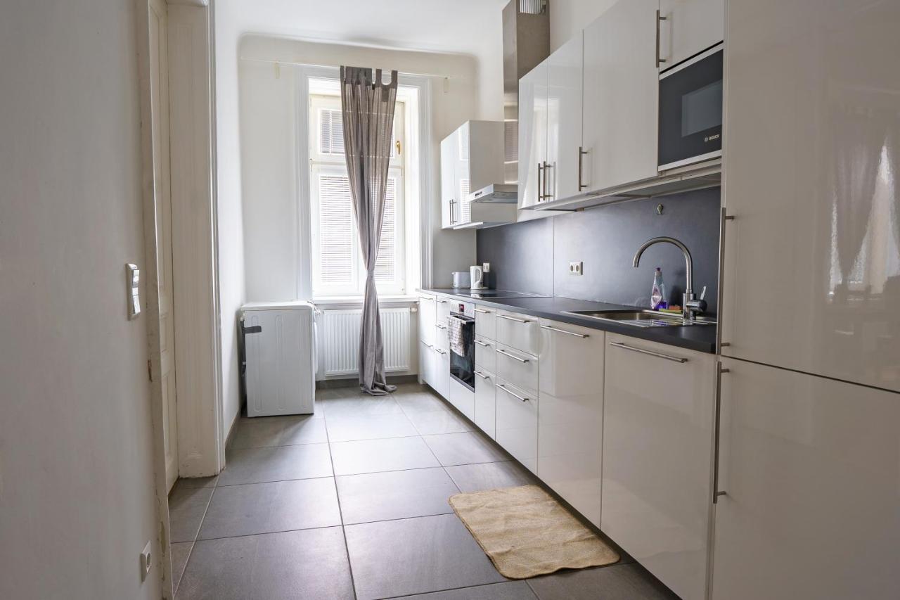 Central Living - Schoenbrunn Apartment Vienna