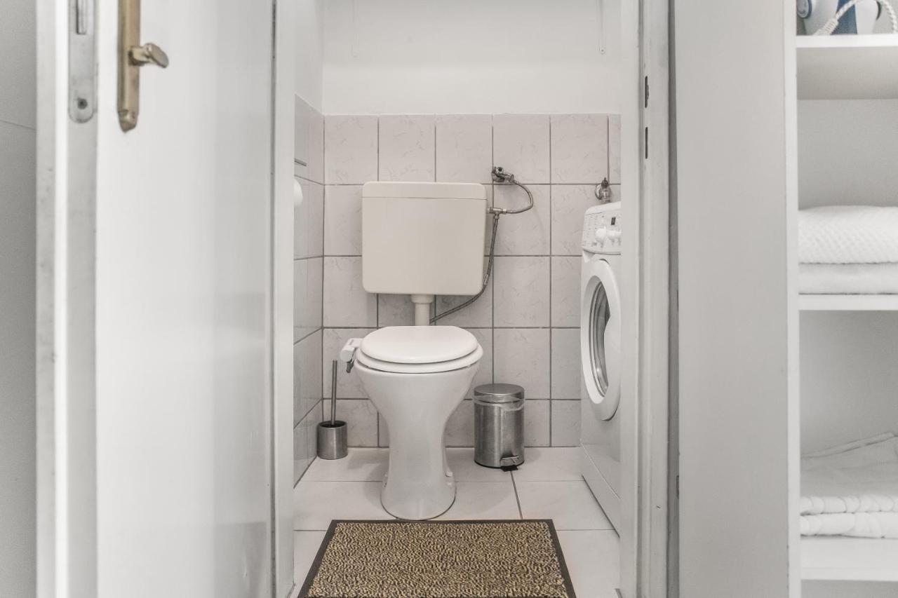 Cozy 1br Apt. Near Millenium Tower & Danube River Apartment