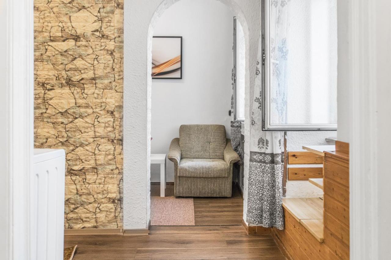 Adorable 2br Apt. Near Millenium Tower And Danube Apartment Wien
