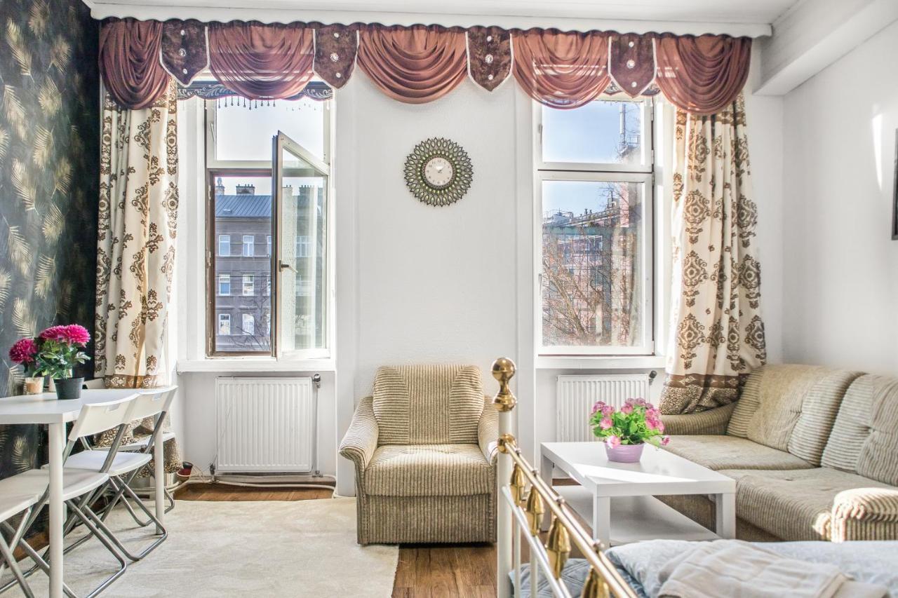 Adorable 2br Apt. Near Millenium Tower And Danube Wien