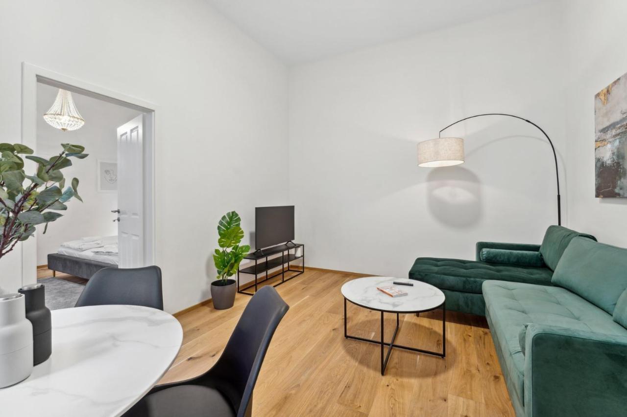 Center Designer Modern Apartment *