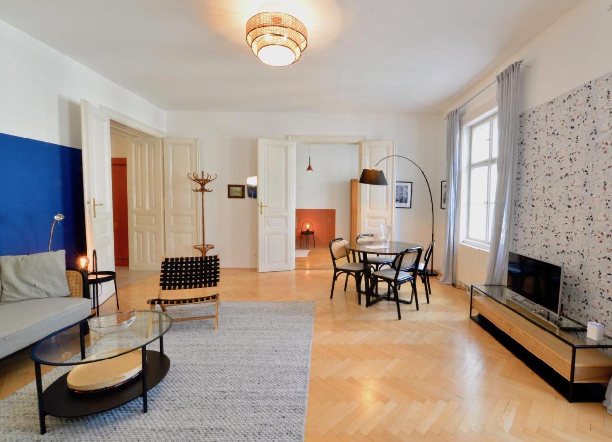 Beautiful Flat Next To Karlskirche *