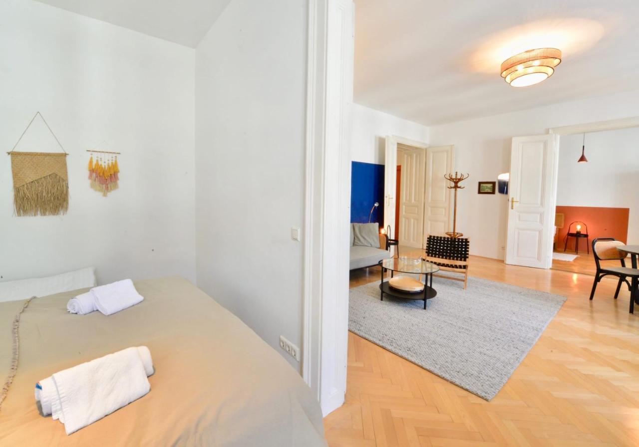 Beautiful Flat Next To Karlskirche Apartment
