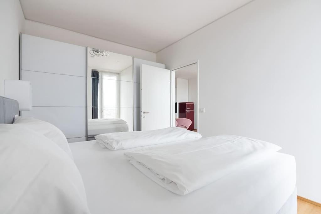 Hoch Hinaus, Neu Und Stilvoll Mit Pool Am Dach Wien