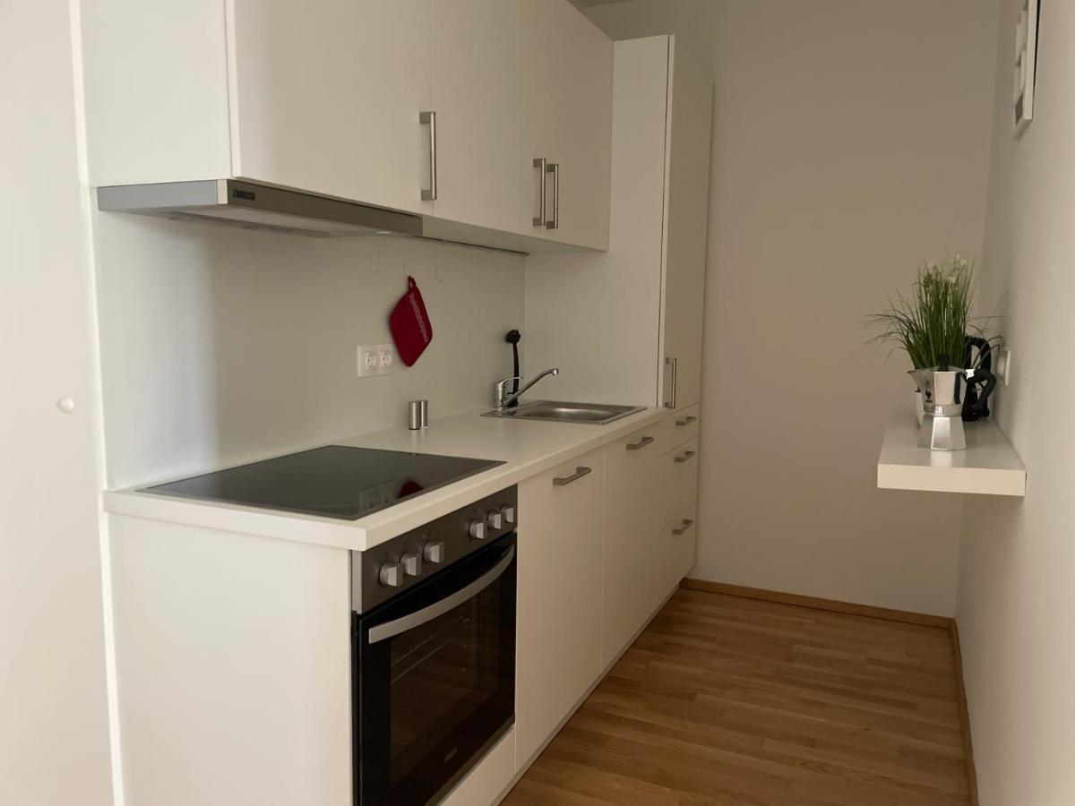 55 M2 Stylish With Balcony & Parking Apartment