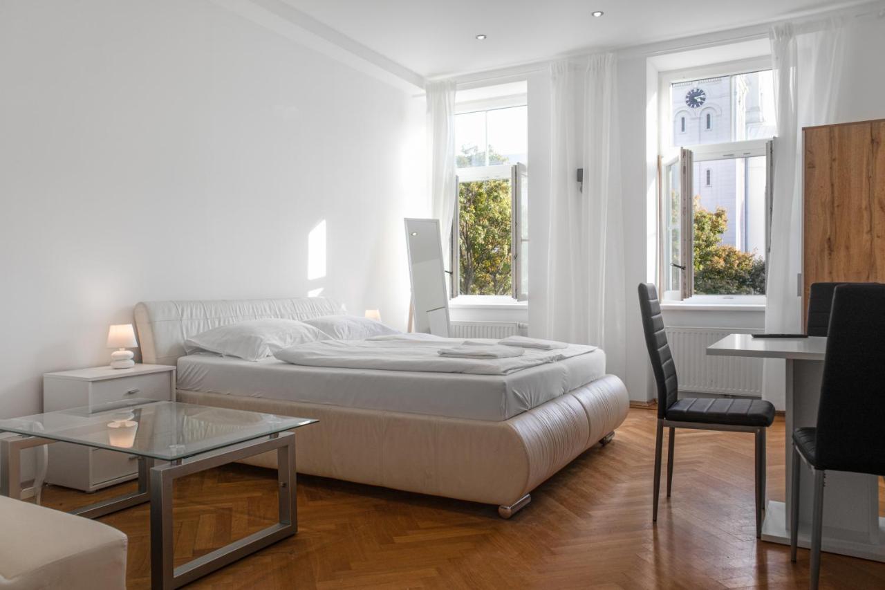 Superb 7br For 22 People Near Hauptbahnhof Vienna