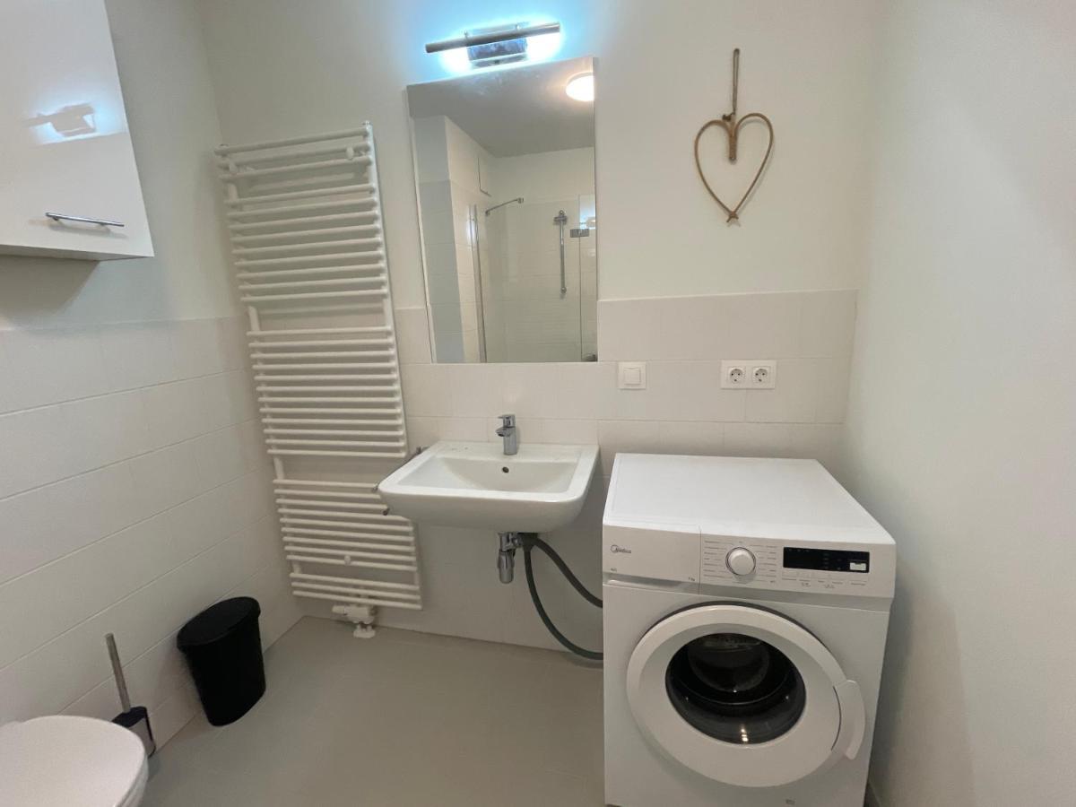 55 M2 Stylish With Balcony & Parking Apartment