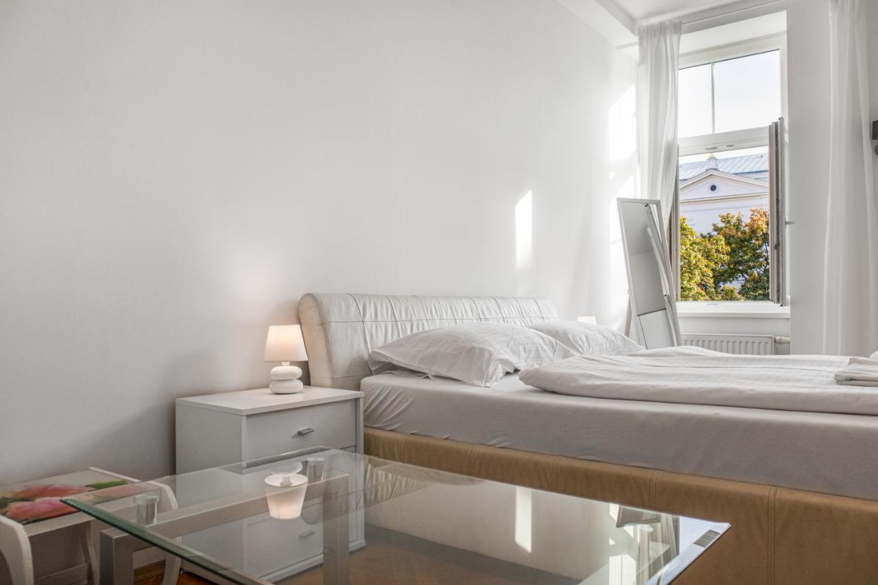 Superb 7br For 22 People Near Hauptbahnhof