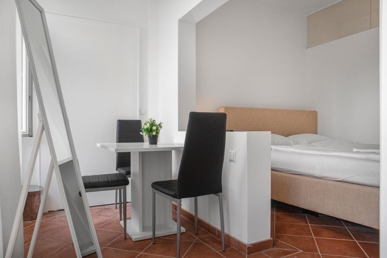 Superb 7br For 22 People Near Hauptbahnhof *