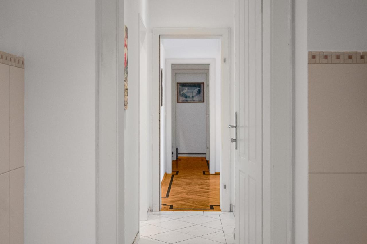 Superb 7br For 22 People Near Hauptbahnhof
