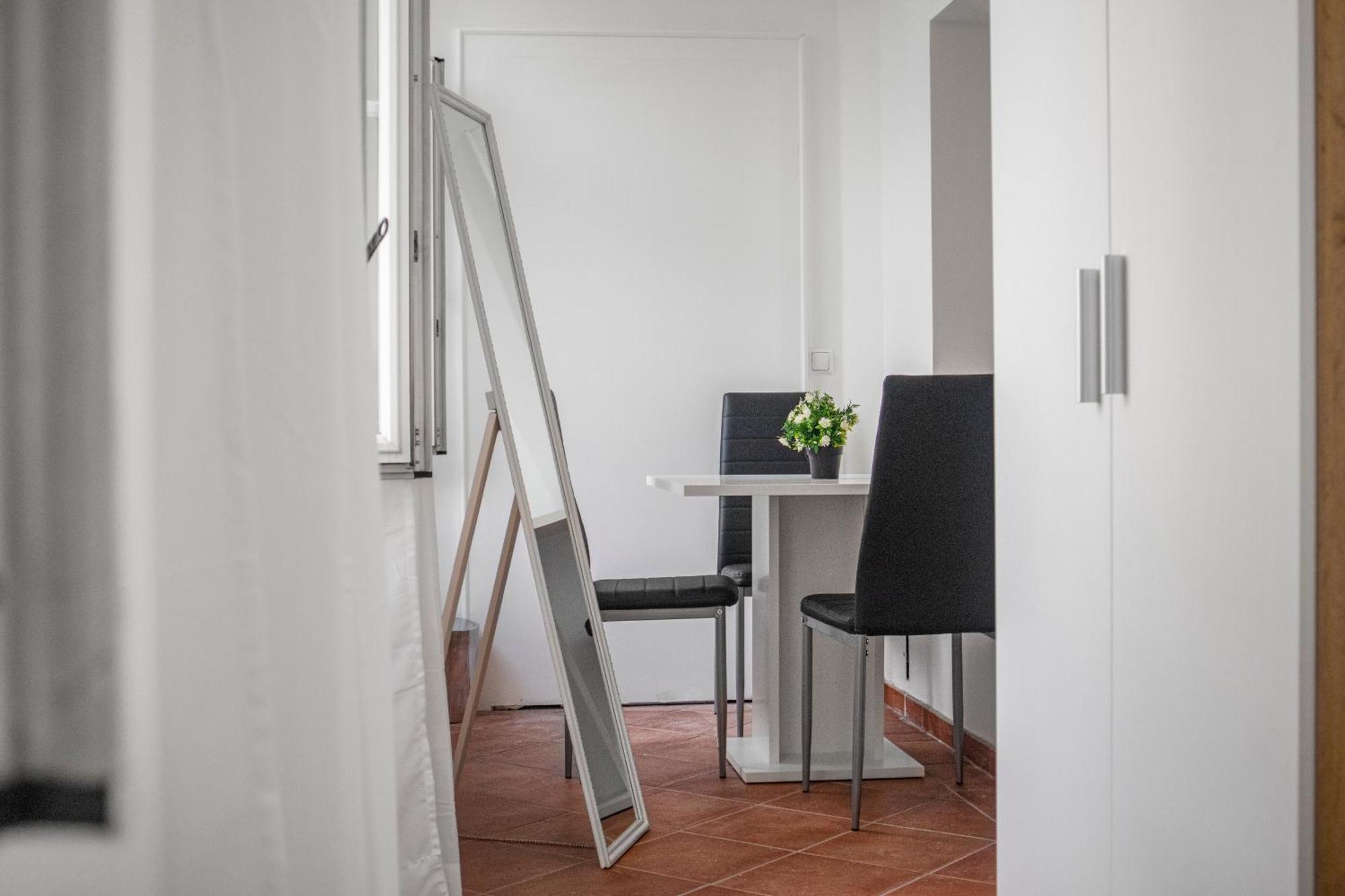 Superb 7br For 22 People Near Hauptbahnhof * Vienna