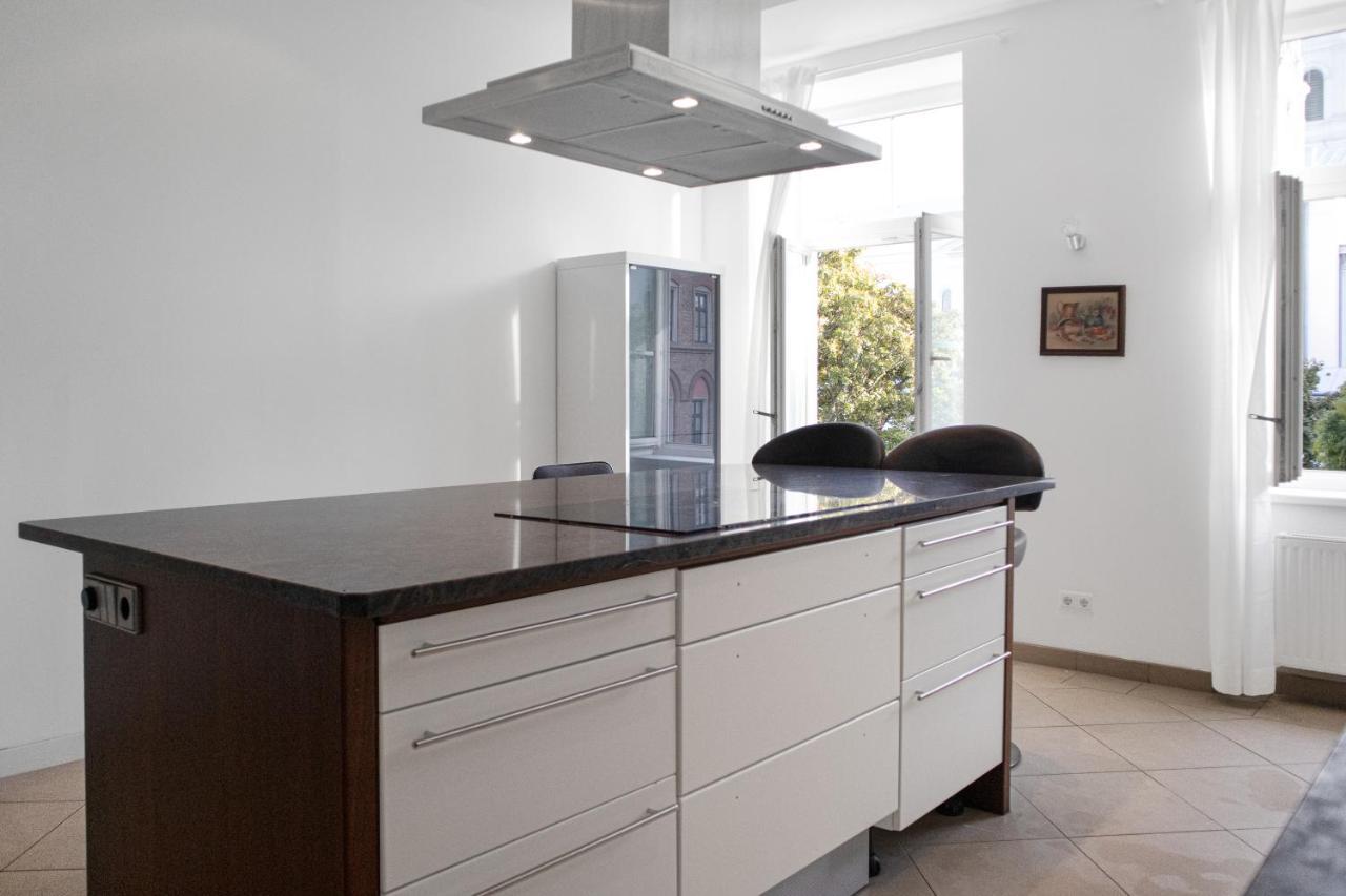 Superb 7br For 22 People Near Hauptbahnhof *