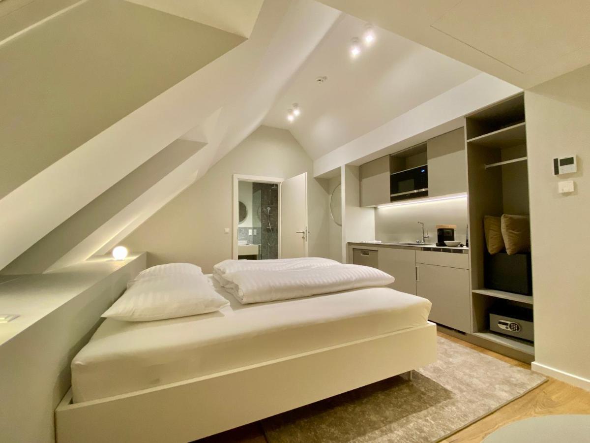 Blackhome I Contactless Check-in Aparthotel