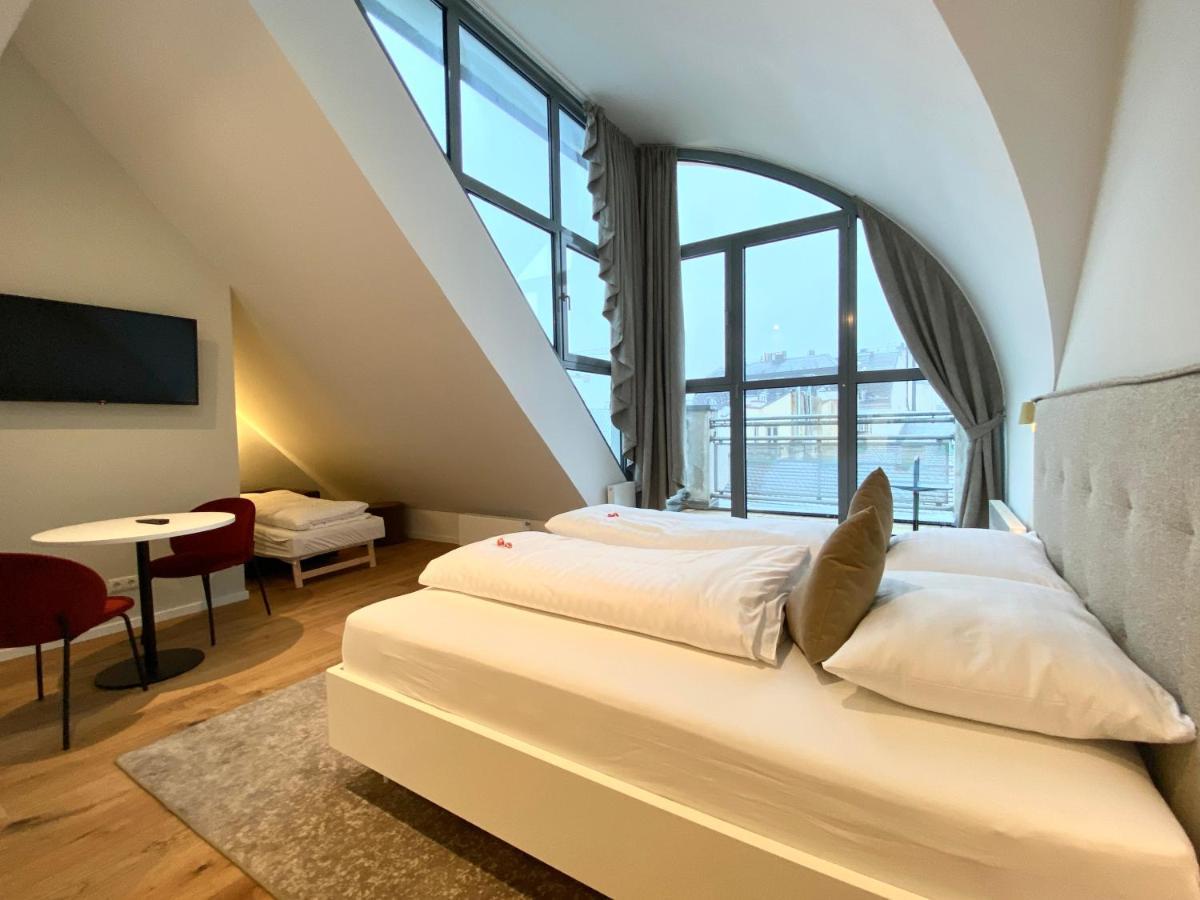Blackhome I Contactless Check-in Aparthotel