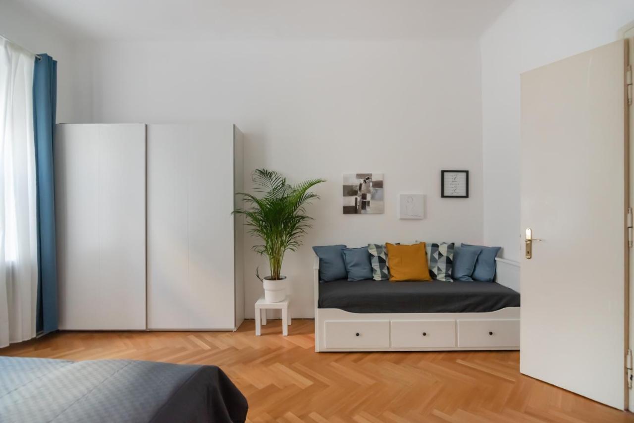 Apartment Zentrale Ruhelage Im Typischen Wiener Altbau *