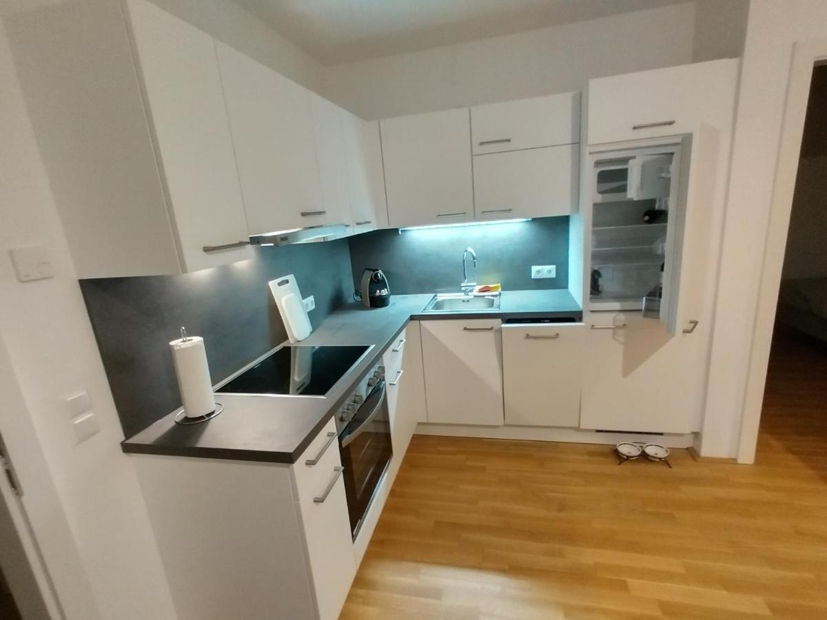 Schurli * Vienna