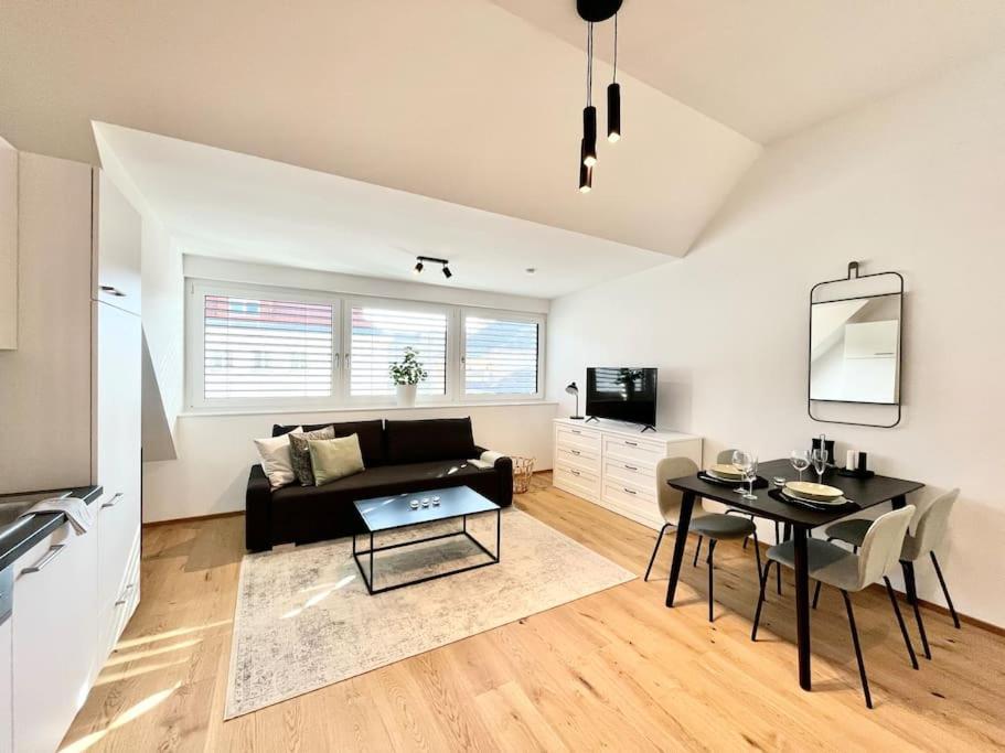 Orestaliving - Penthouse In 1020 Apartment