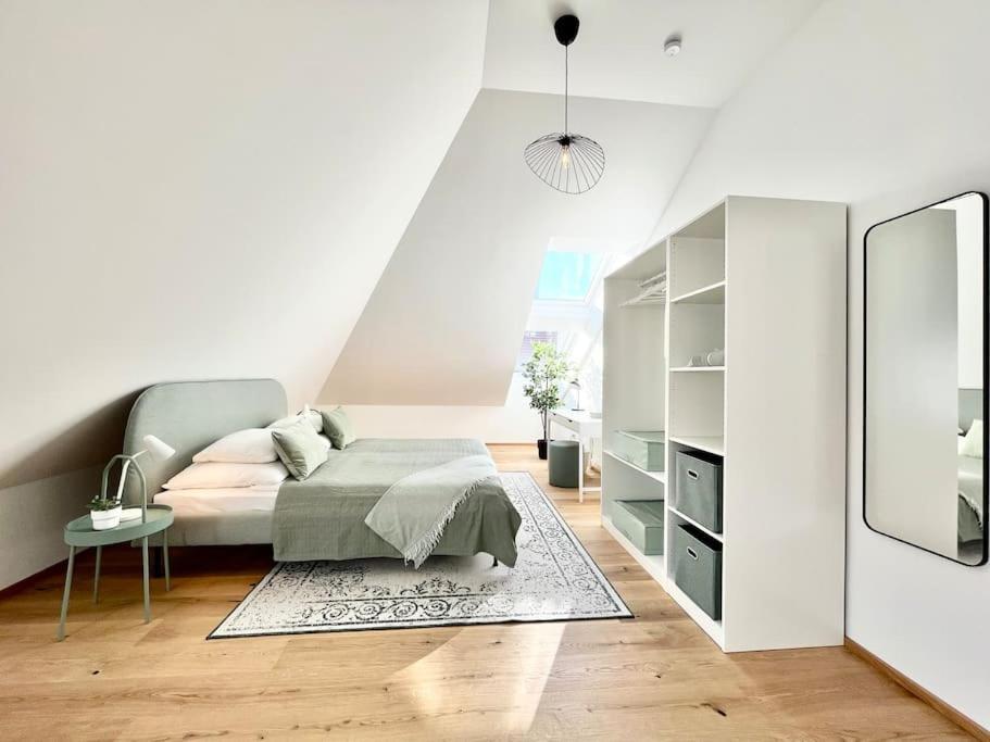 Orestaliving - Penthouse In 1020 Apartment *