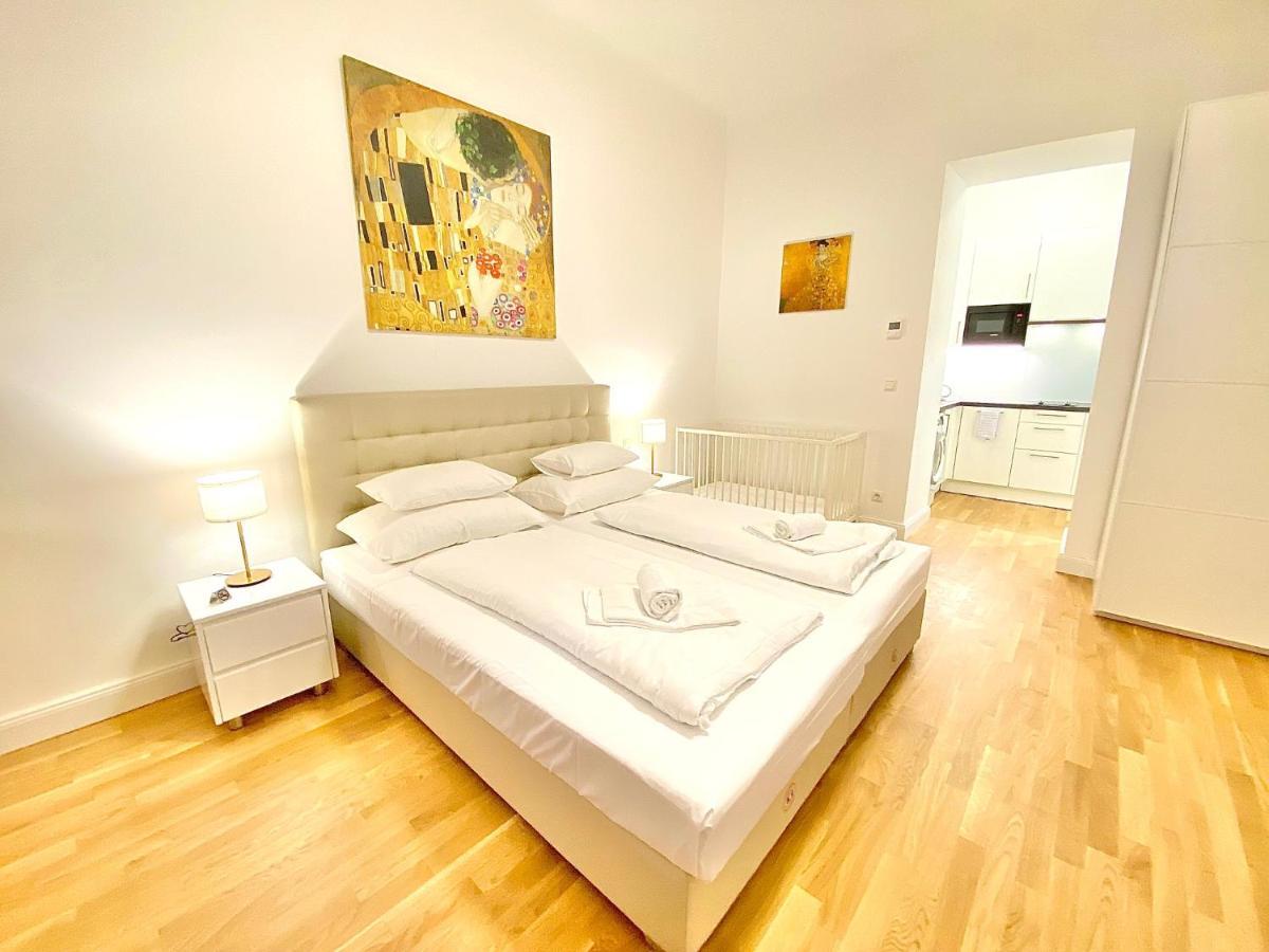 Steiner Residences Reumannplatz Apartment *