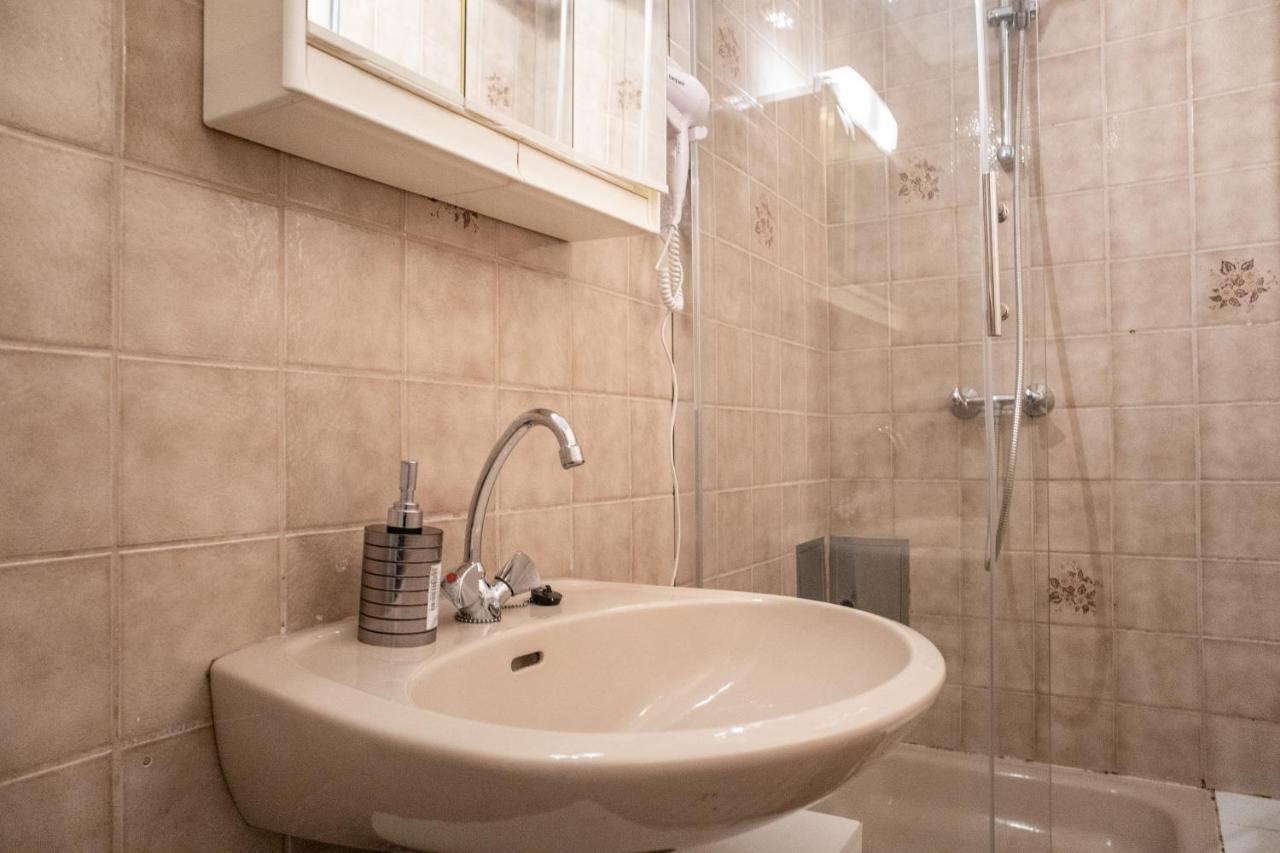 Apartment Roomy 2br Apt. Near Akh -perfect For Longstays Wien