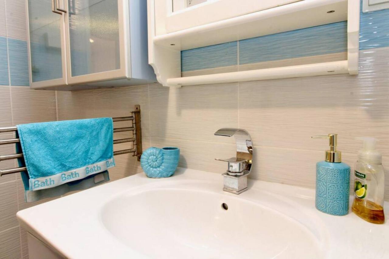 Grosse Balkonwohnung Bei Uno City Apartamento
