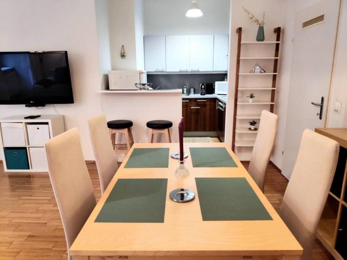 Nd Exquisites Wundervolles Ruhiges Terrassenapartment Mit Garage Apartamento