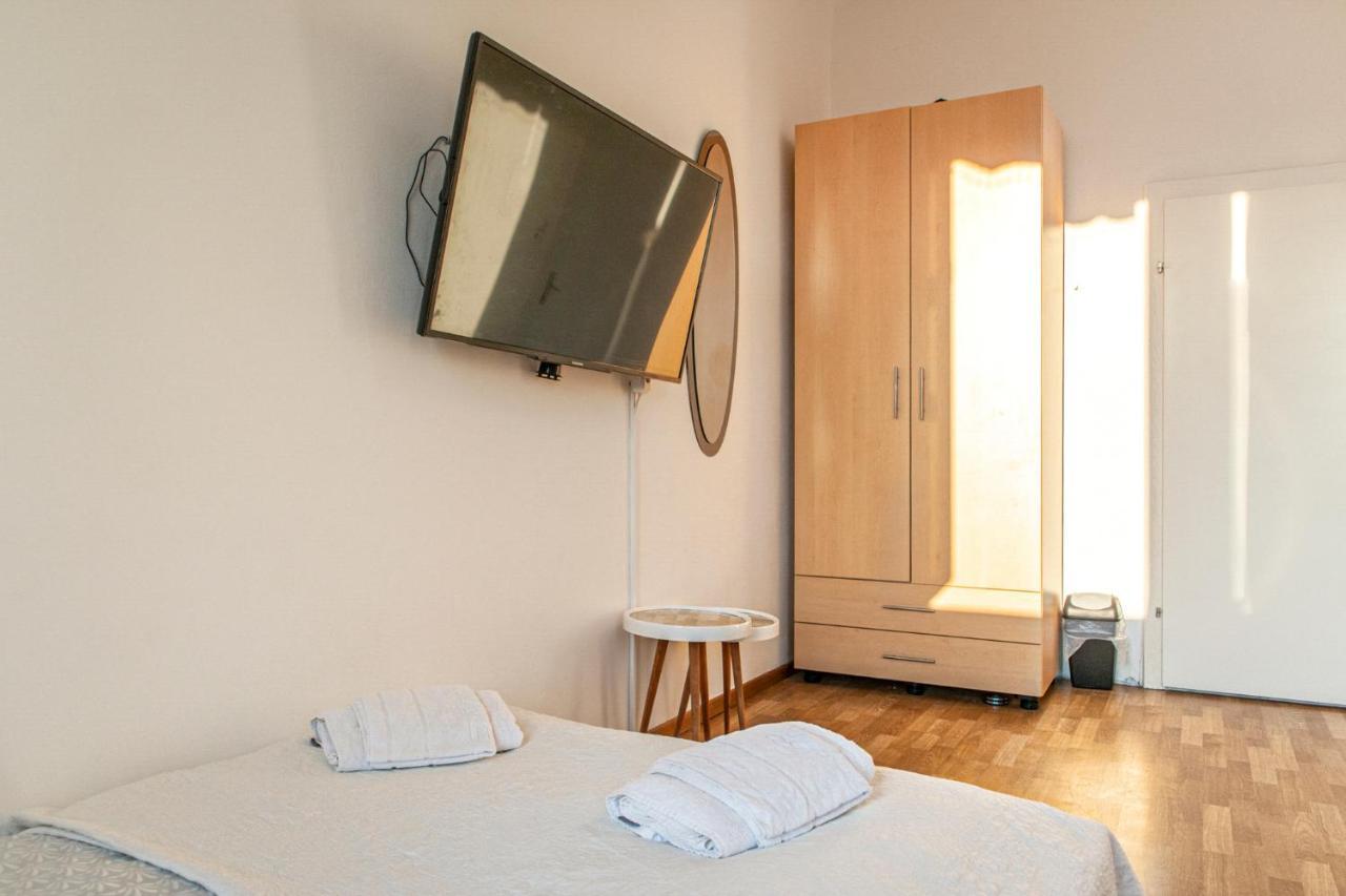 Guest house Joyful 2br Shared Near Millenium Tower & Danube River *