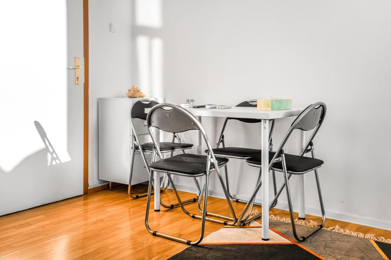 Guest house Joyful 2br Shared Near Millenium Tower & Danube River