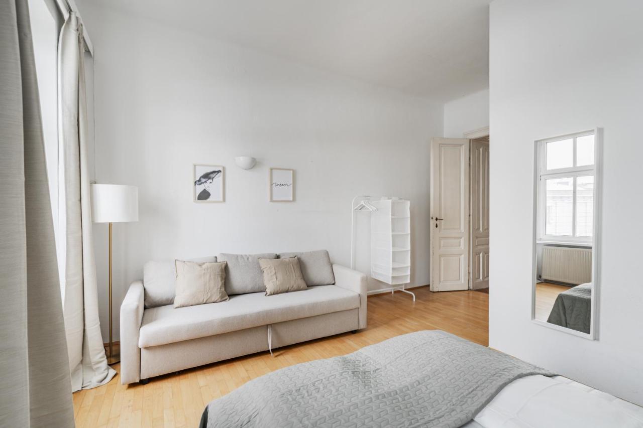 Stylisch In Vienna's 18th District Viena