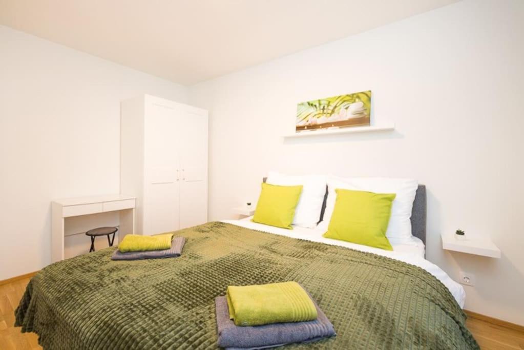 Appartamento Premium With Balcony! Free Garage Parking Included!