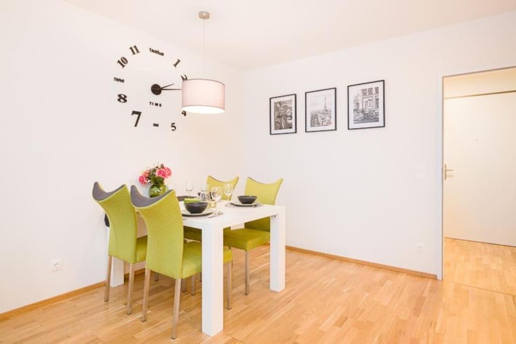 Appartamento Premium With Balcony! Free Garage Parking Included!