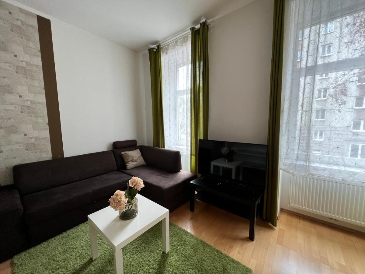 Cozy 2-room *