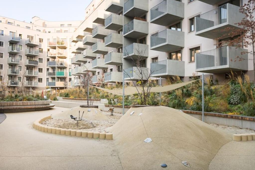 Premium With Balcony! Free Garage Parking Included! Appartamento Vienna