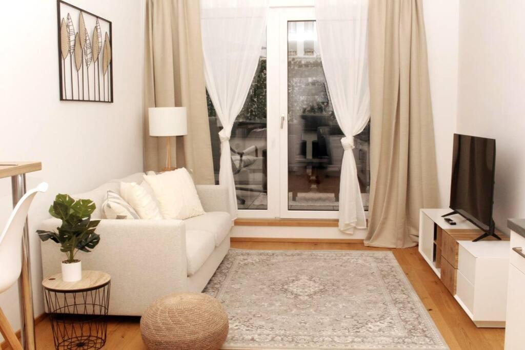 Orestaliving - View Of Apartment *