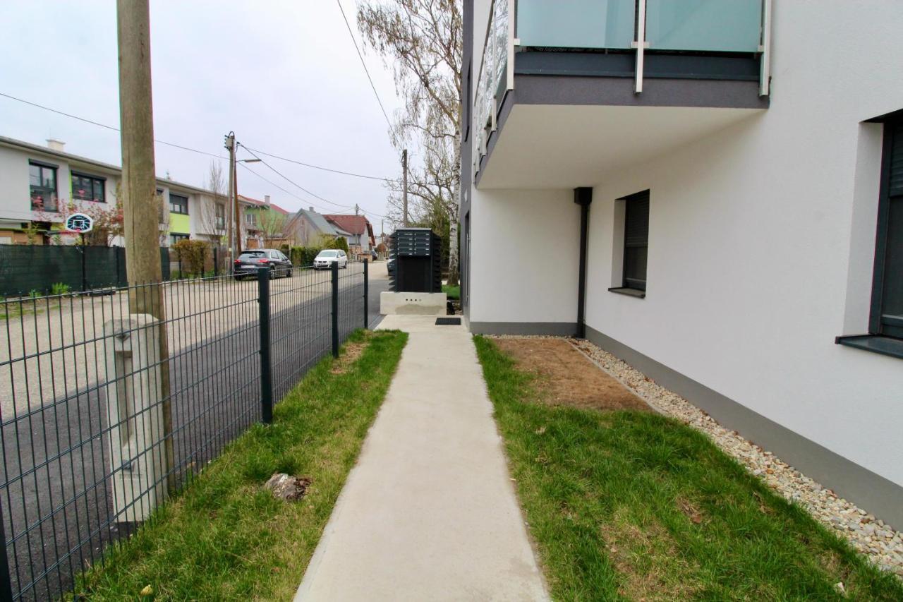 Modern Balcony With Free Parking Apartment Vienna