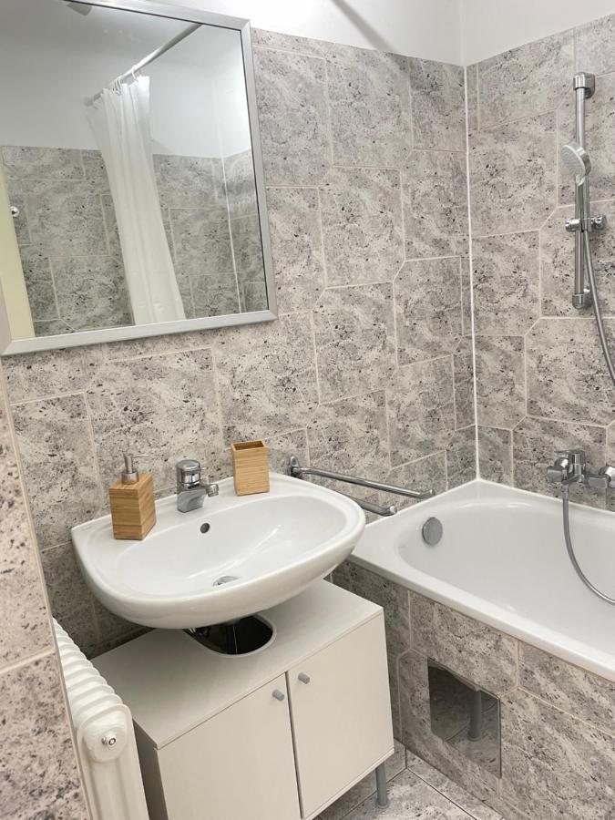Cosy Near Schoenbrunn & Meidlinger Market Apartment