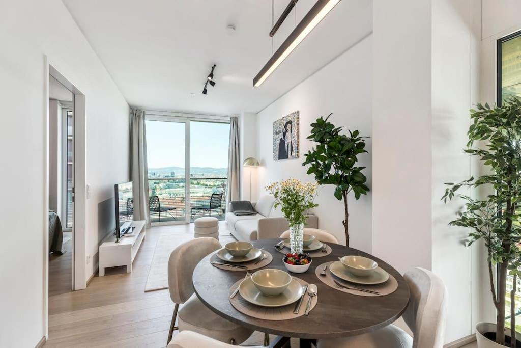 Apartment Design With Amazing View Over Wien